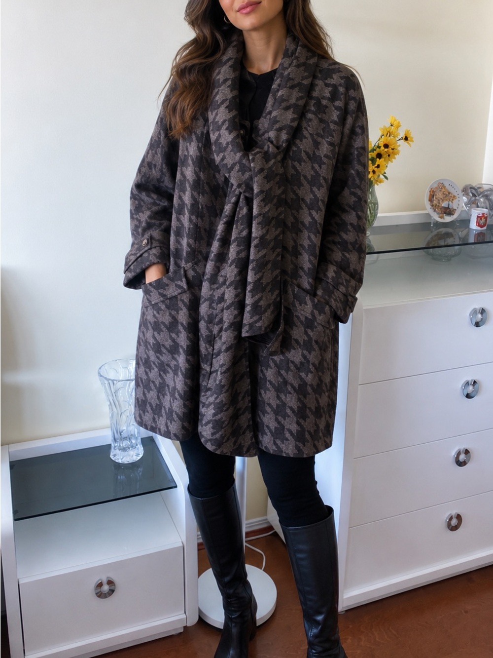 Vintage Brown Cape with Plush Collar and Relaxed Fit 🔥🔥
